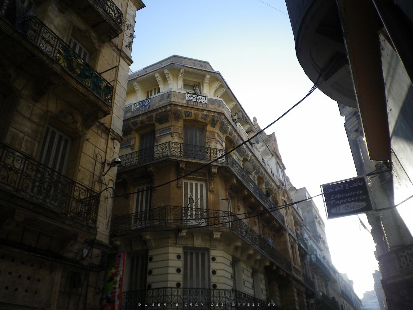 1188 retour a oran rue de l'hotel de ville .JPG